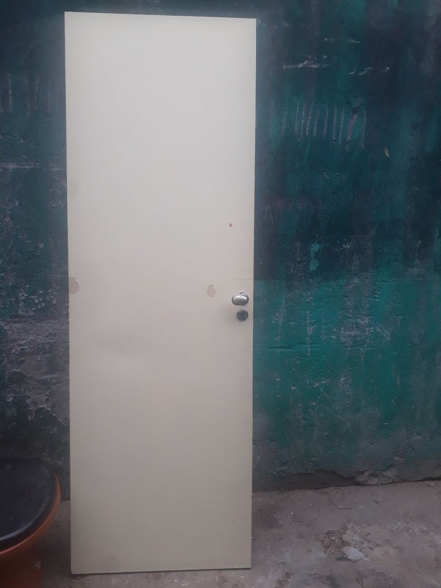 Vende se uma porta de quarto vazo sanitario de banheiro uma pia porcelanato completo - Foto 6