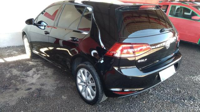 VW - Golf 1.6 Confortline MSI Manual - 2016 - Foto 2