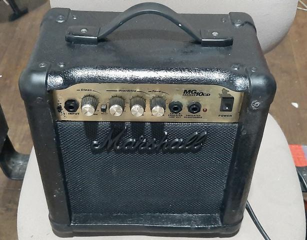 Cubo caixa amplificada Marshal MG 10 CD Troco por cubo de baixo e volto a diferença - Foto 3