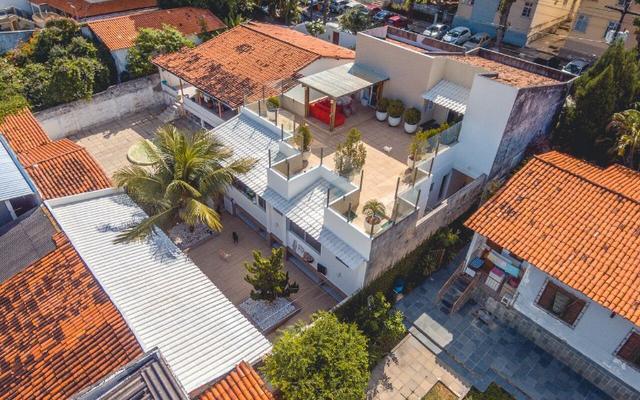 Pituba. Casa de Alto Padrão. Casa de Cinema. 350m de área construída 3 suítes - Foto 5