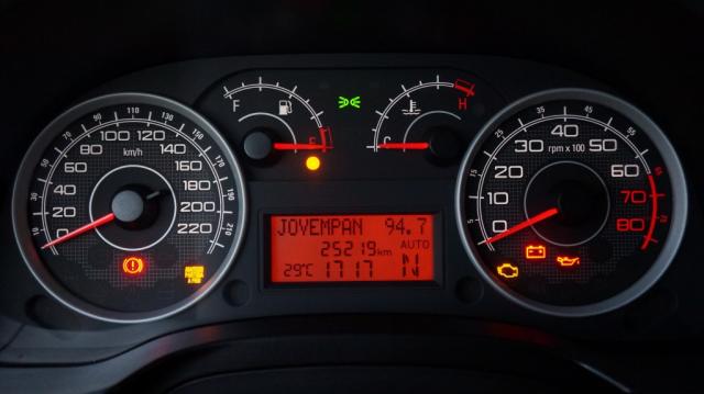 FIAT IDEA 1.6 MPI ESSENCE 16V FLEX 4P MANUAL - Foto 19
