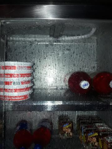 Vendo um freezer bem conservado motivo de viagem dependendo do bairro faça entrega