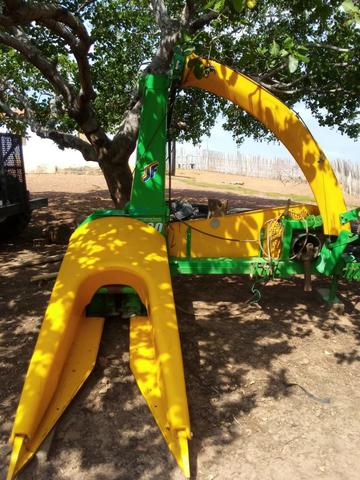 Vende-se madal raspadeira baldan uma plantadeira jumil 3 linhas e uma siladeira - Foto 2
