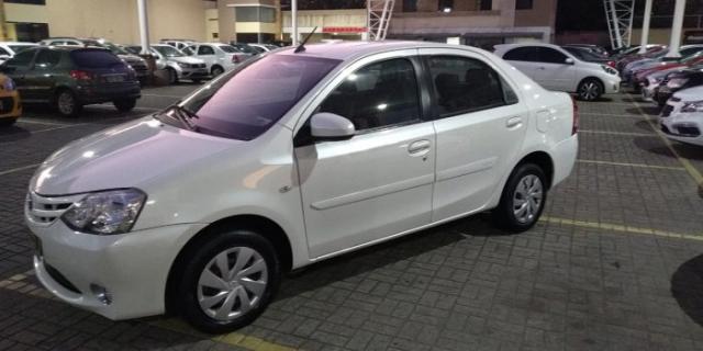 Toyota etios sedan 2017 1.5 xs sedan 16v flex 4p manual - Foto 2