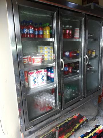 Vendo um freezer bem conservado motivo de viagem dependendo do bairro faça entrega - Foto 5