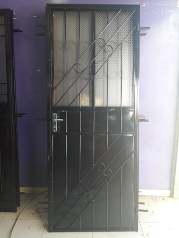 Promoção de portas de ferro com entrega grátis - Foto 3