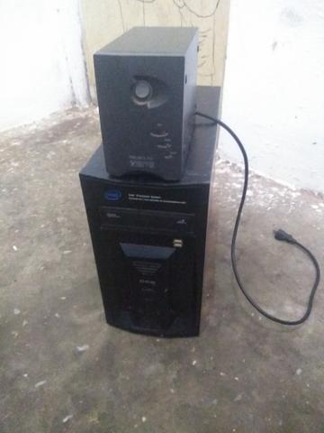 Vendo CPU e um módulo de energia leia descrição