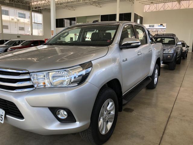 Hilux Srv 2017 4x4 diesel Automática - Foto 2