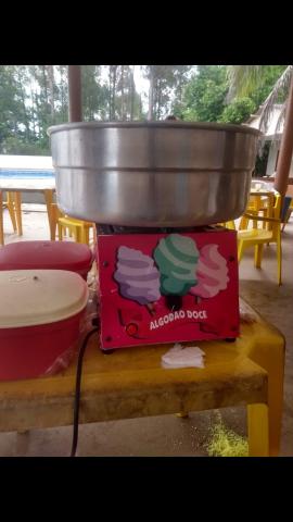Vende-se uma máquina de algodão doce