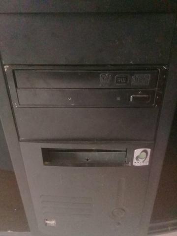 Vendo esse computador completo está focionado só está precisando formata $90reais - Foto 2
