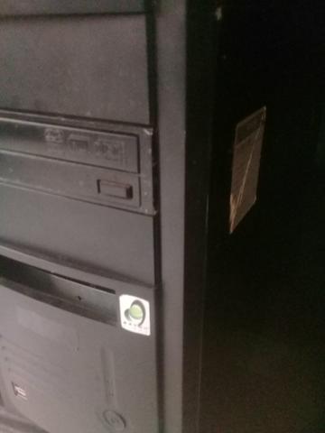 Vendo esse computador completo está focionado só está precisando formata $90reais