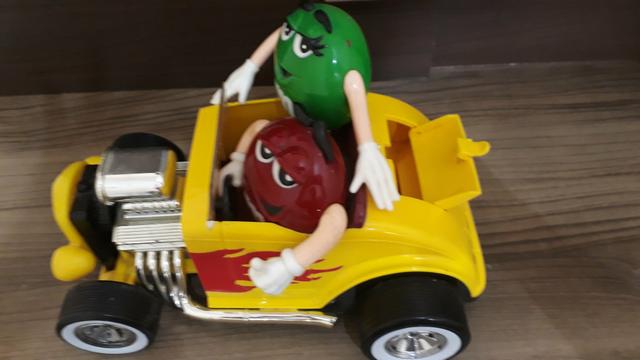 Carro M&M de Londres - Foto 2