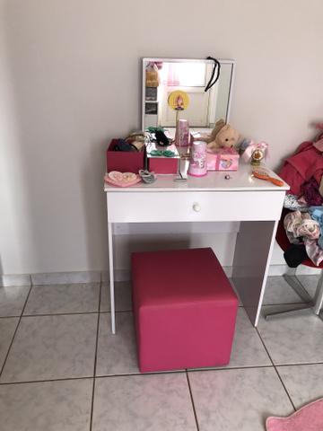 Penteadeira infantil com Puff rosa