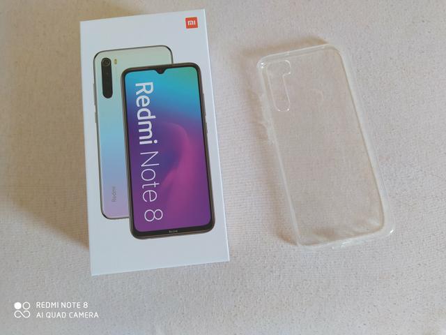 Caixa Redmi note 8 e capinha que veio com ela