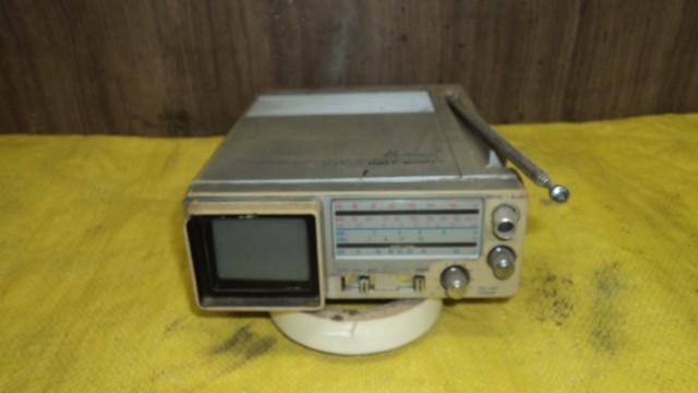 radio carro antigo com tv  funcionando ;fileee/preço cada