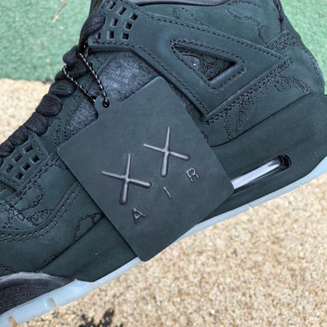 Air Jordan 4 retro X KAWS "Black" - Foto 5
