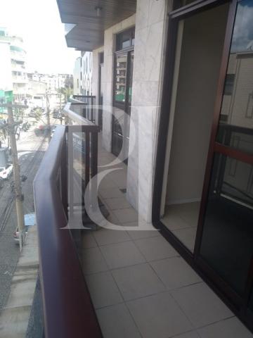 Apartamento para alugar com 3 dormitórios em Centro, Cabo frio cod:AP00471