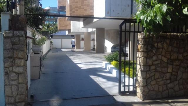 Cabo Frio, imperdível cobertura reformada, passagem, 4 dormitorios, so entrar - Foto 18