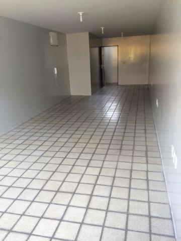 Alugo sala comercial no centro de Caruaru, ao lado do Banco Bradesco