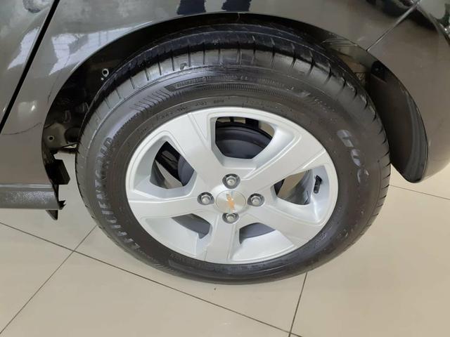 Onix LT 1.4 com IPVA 2020 e transferência Grátis - Foto 2