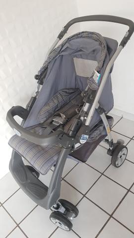 Carro de bebê semi novo