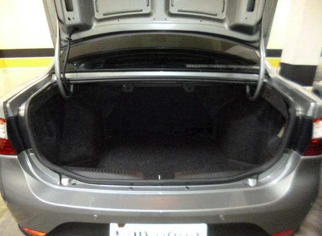 Grand siena essence 1.6 16v flex dualogic 13/14 cinza - Foto 6