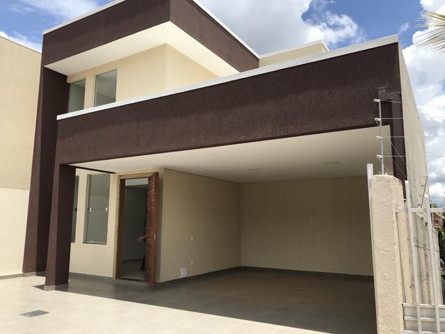 Excelente casa de 3 qts em Condomínio na Df 425