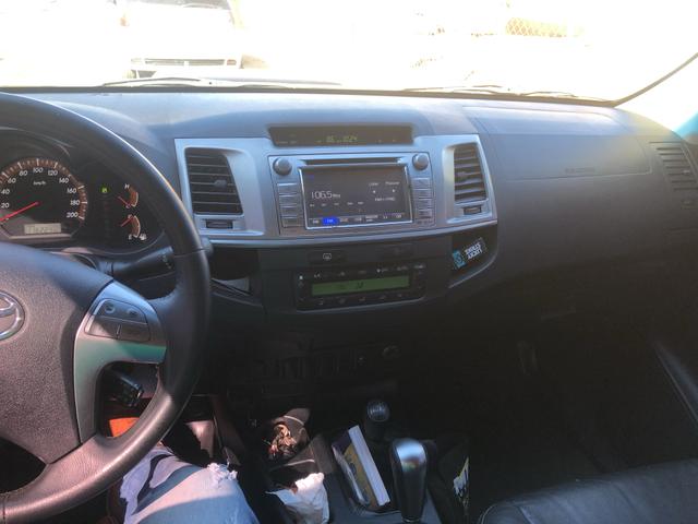 Vendo Hilux 3.0 srv top 2014 - Foto 7