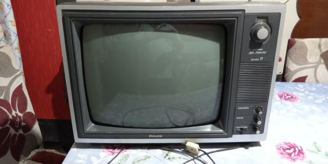 Tv phico anos 80 funcionando preto e branco - Foto 3