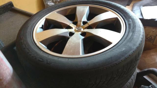 Rodas com pneus aro 20 Hilux - Foto 2