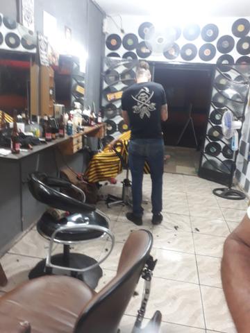 Contrata barbeiro