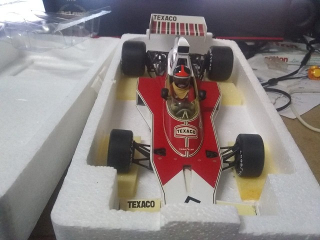 Miniatura Mclaren M23 Emerson Fittipaldi F1 Minichamps 1:18 - Foto 3