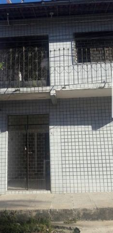 Casa duplex próximo ao Extra e shopping Jóquei