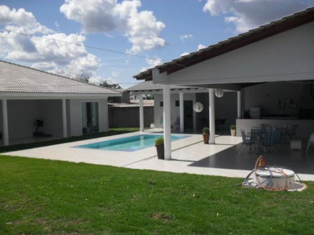 Samuel Pereira oferece: Magnífica casa térrea no Condomínio Mansões Entre Lagos com lazer