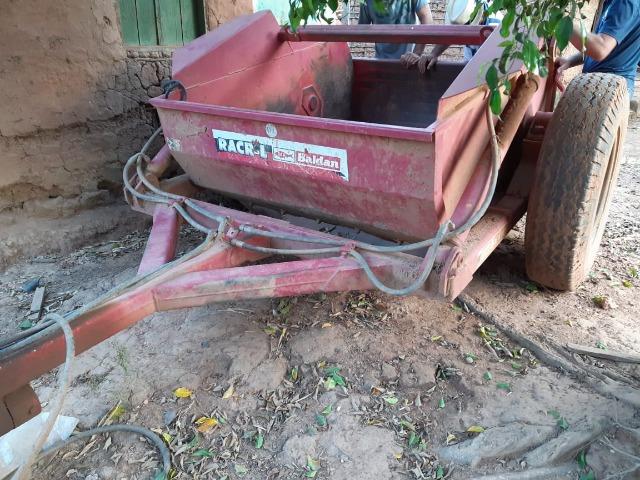 Vende-se madal raspadeira baldan uma plantadeira jumil 3 linhas e uma siladeira - Foto 6