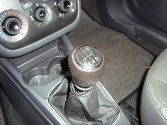 FIAT PUNTO ATTRACTIVE 1.4 2016 - Foto 10
