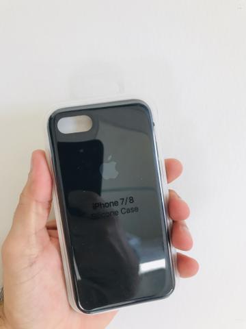 Capa Silicone aveludada Apple IPhone 6, 6s, 6s Plus, 7, 7 Plus, X, Xs, Xr - Foto 3