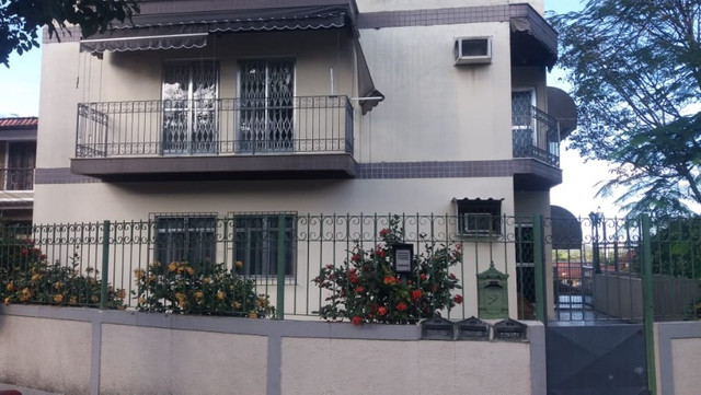 Apartamento com 02 quartos no bairro da Curicica