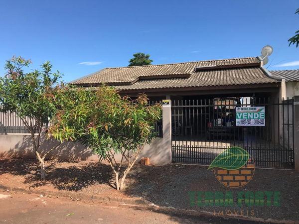 Casa com 2 quartos - Bairro Jardim Planalto em Arapongas