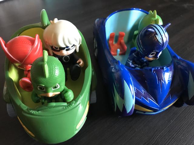 Pj Masks! 2 carros e 4 bonecos - Foto 2