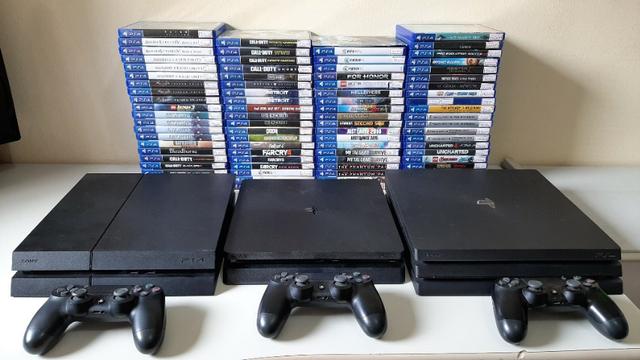 PS4 semi novo completo com recibo + garantia - Parcelamos no cartão de crédito