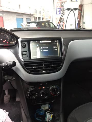 Peugeot 208 - Foto 3