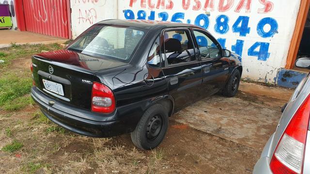 Corsa Classic 2004/2005 1.0 VHC com Direção hidráulica - Foto 4