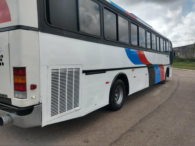 Ônibus rodoviário com ar condicionado