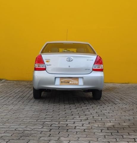ETIOS 2014/2015 1.5 XS SEDAN 16V FLEX 4P MANUAL - Foto 10