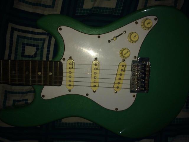 Vendo guitarra strinberg stratocaster semi nova - Foto 5