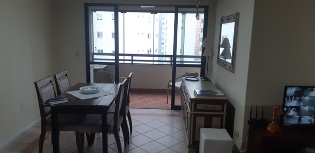 Apartamento vista mar com 3 dormitórios e 2 garagens no centro de Balneário Camboriú - Foto 2
