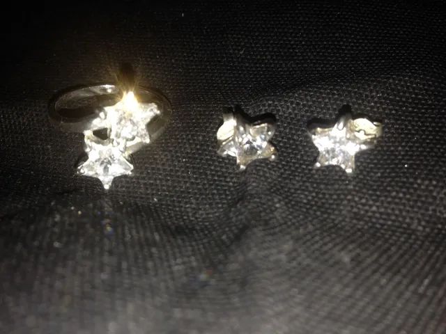 Conjunto Estrela Brincos + Anel tamanho 21