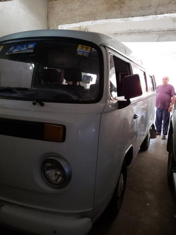 Kombi 2000 12 lugares com GÁS
