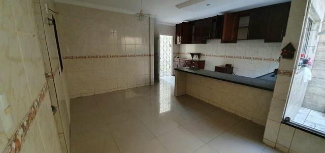 Alugo Excelente casa com piscina no Cohatrac - Foto 7
